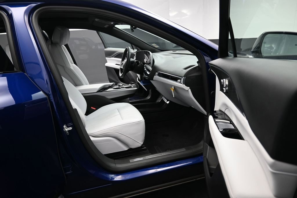 2024 Cadillac LYRIQ Luxury 1 - Photo 16