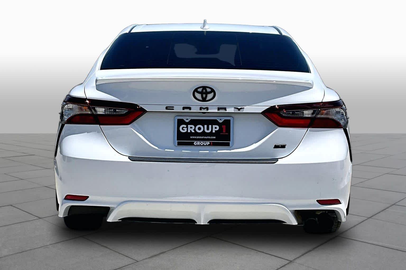 Used 2023 Ice Cap Toyota SE image 5
