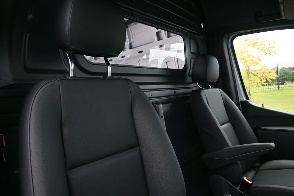 New 2026 Arctic White Mercedes-Benz Cargo 170 WB image 17
