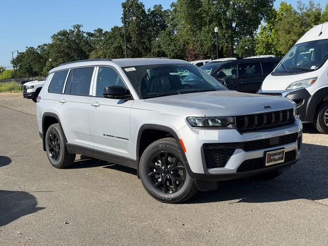 New 2026 Silver Jeep Altitude image 2