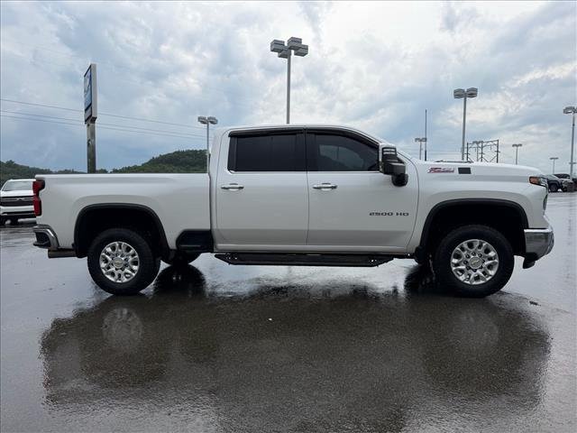 Used 2024 Iridescent Pearl Tricoat Chevrolet LTZ image 8