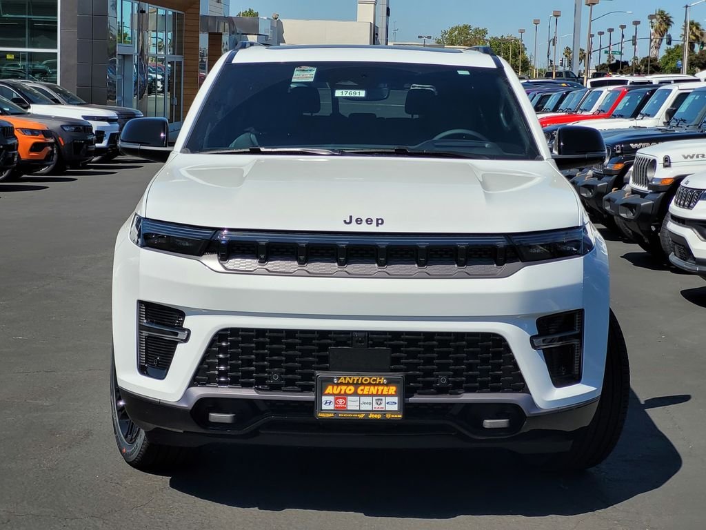 New 2026 Bright White Clear-Coat Exterior Paint Jeep Limited Reserve image 2