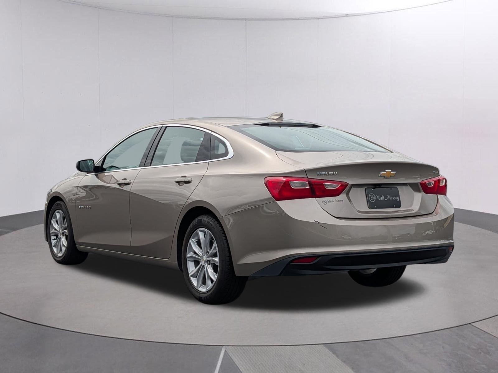 Used 2023 Mineral Gray Metallic Chevrolet LT image 3