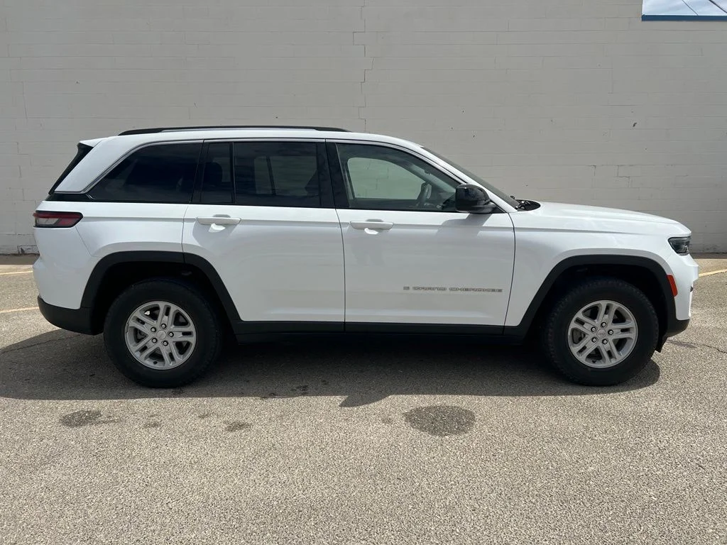 Used 2023 Bright White Clearcoat Jeep Laredo image 8