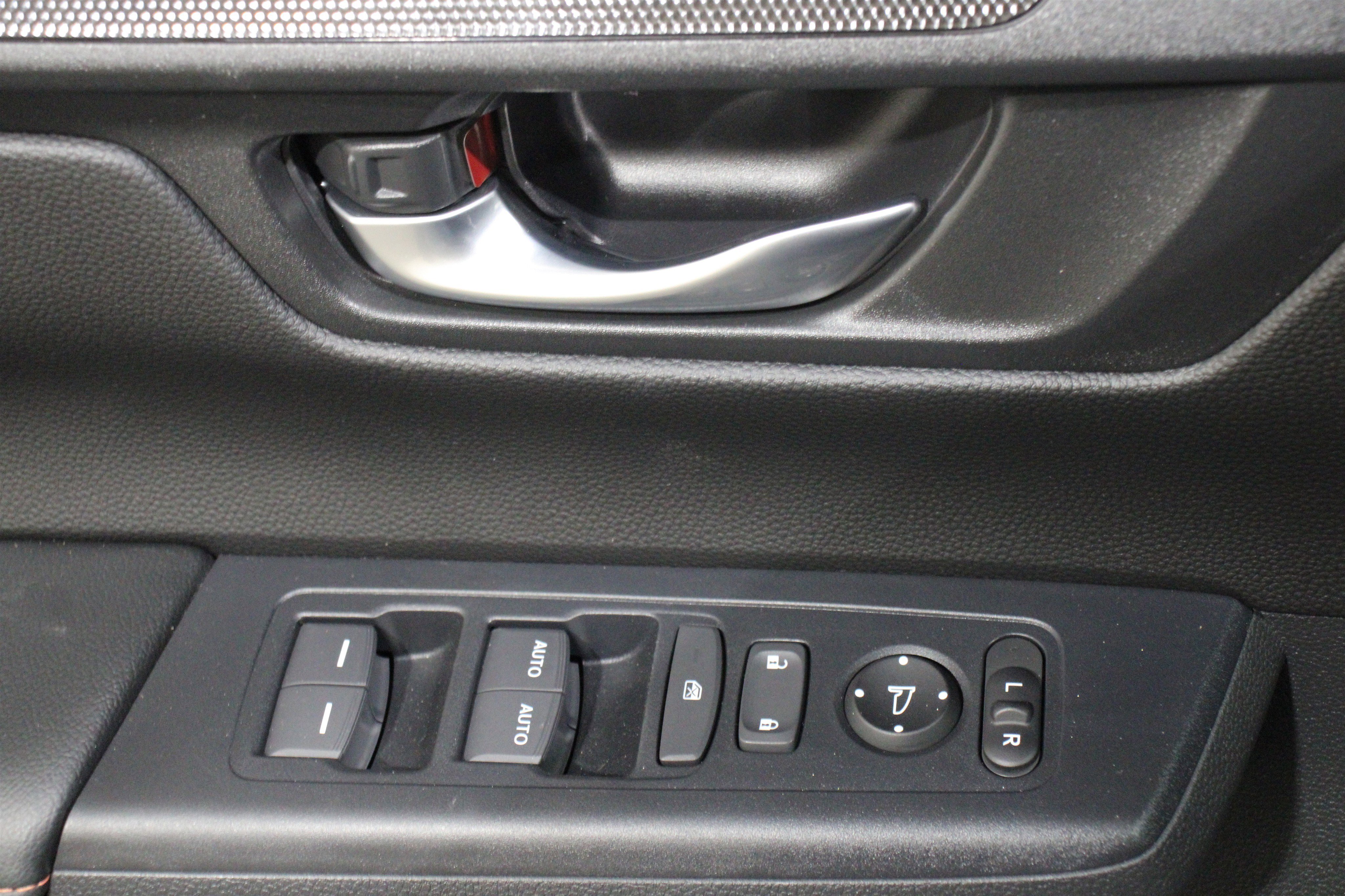 Used 2025 Urban Gray Pearl Honda Sport image 7