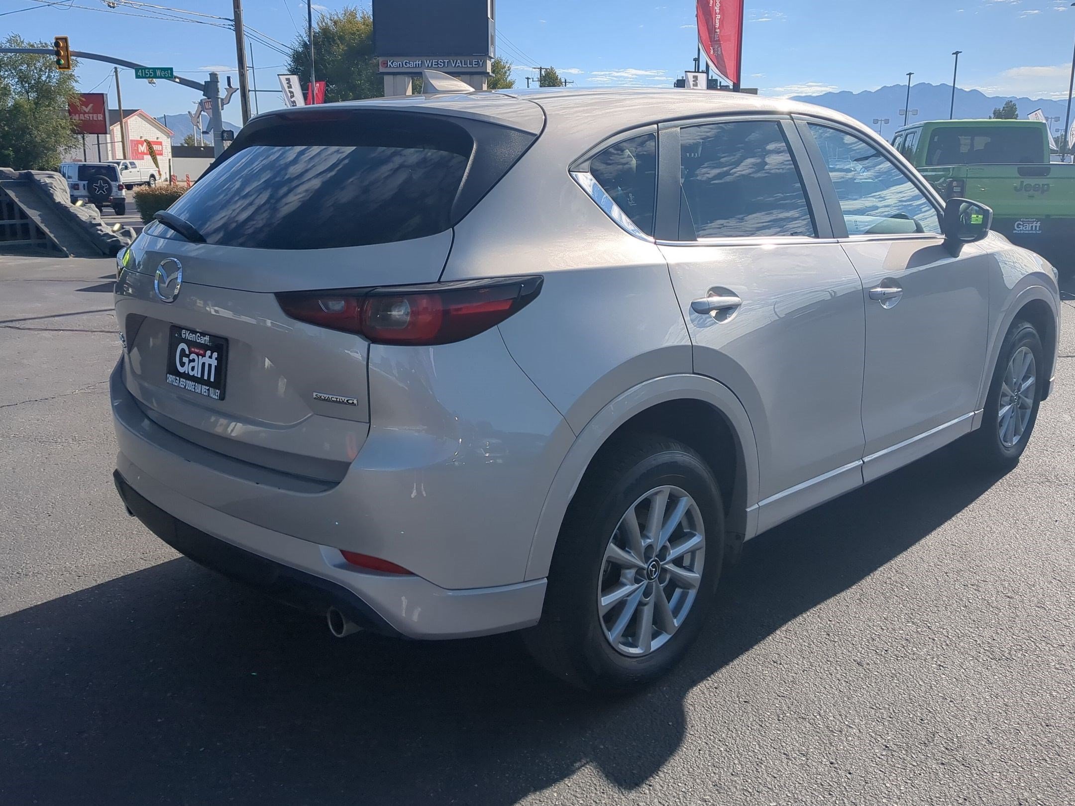 Used 2025 Platinum Quartz Metallic Mazda 2.5 S Select Package image 4