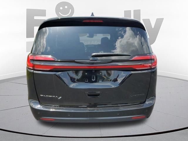 Used 2026 Black Chrysler Limited image 4