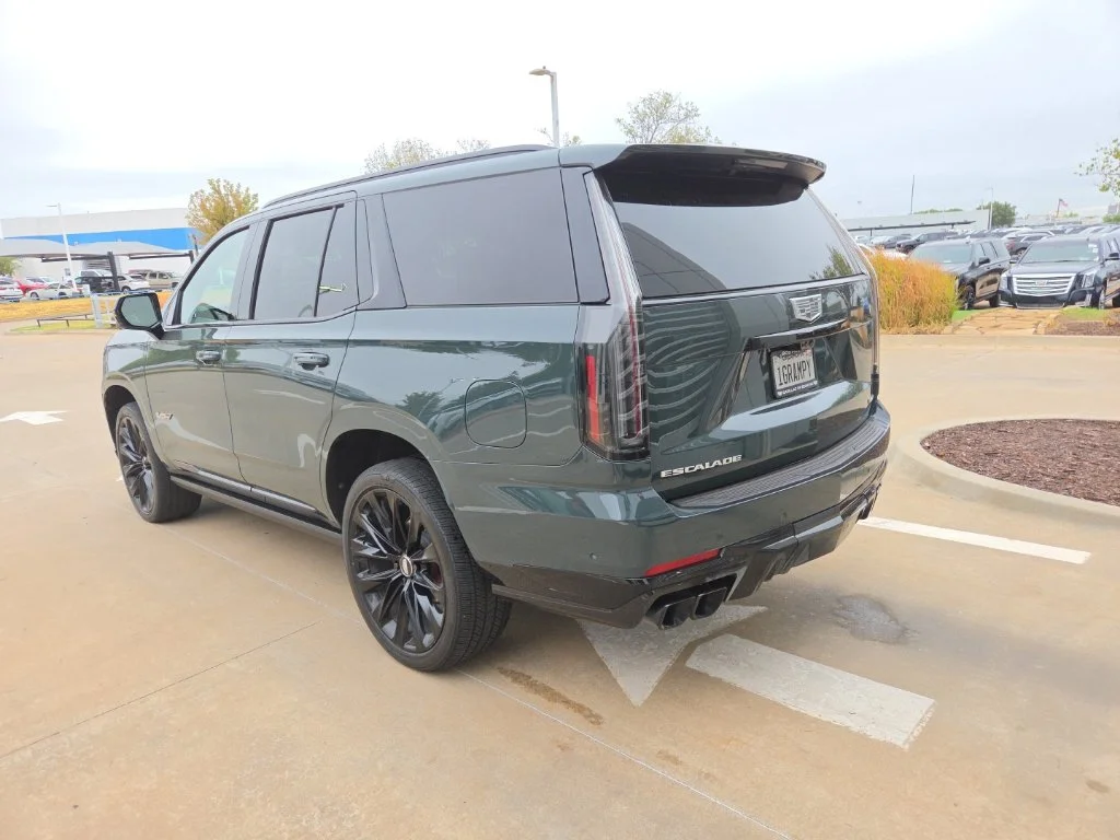 Used 2025 Green Cadillac V-Series image 2