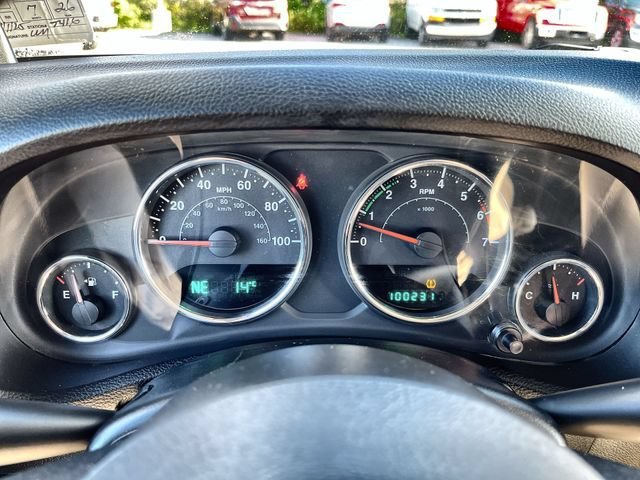 Used 2011 Silver Jeep Sahara image 11
