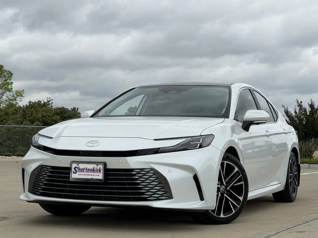 Used 2025 Beige Toyota XLE image 2