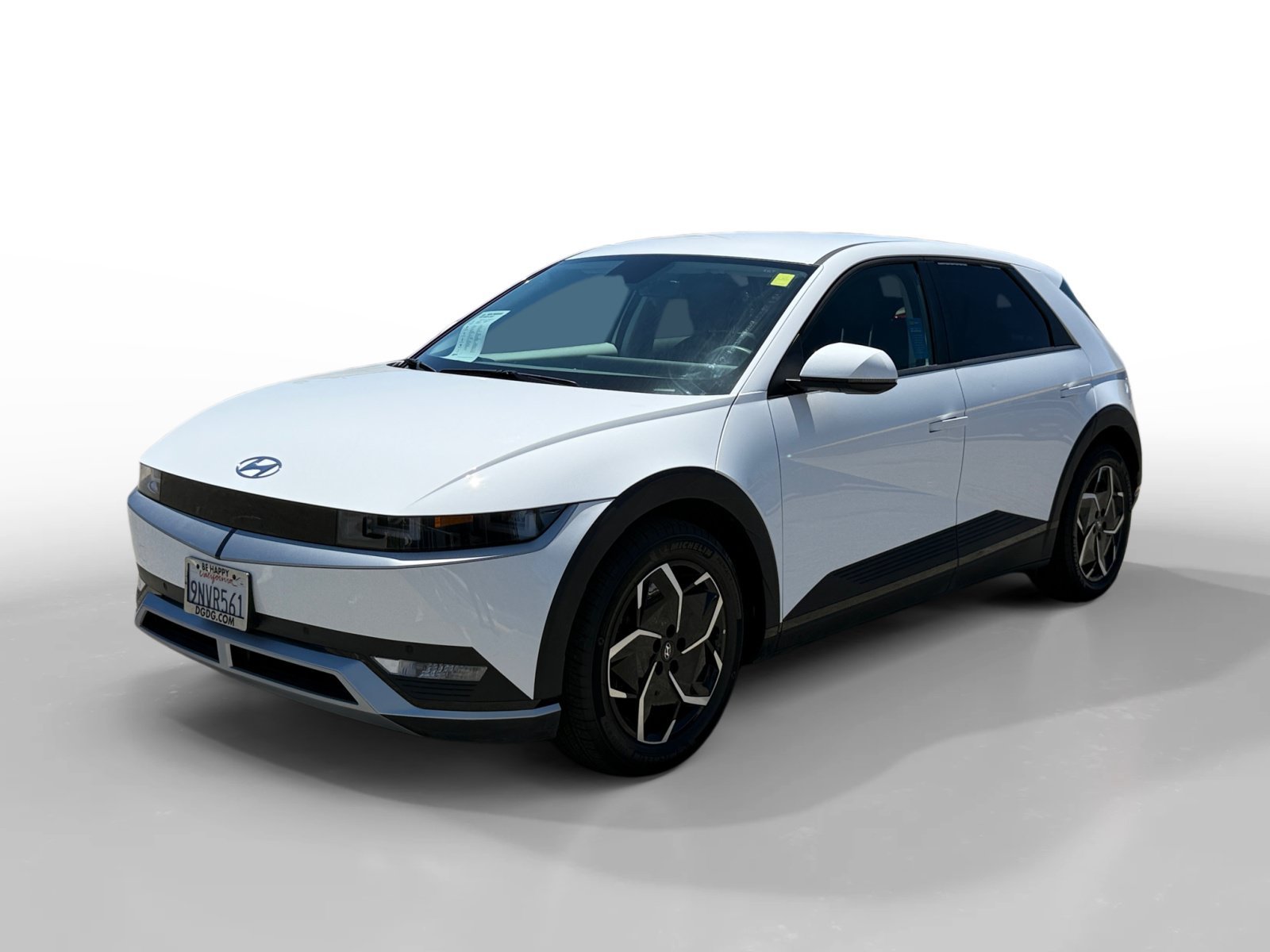Certified Used 2024 Atlas White Hyundai SEL image 1