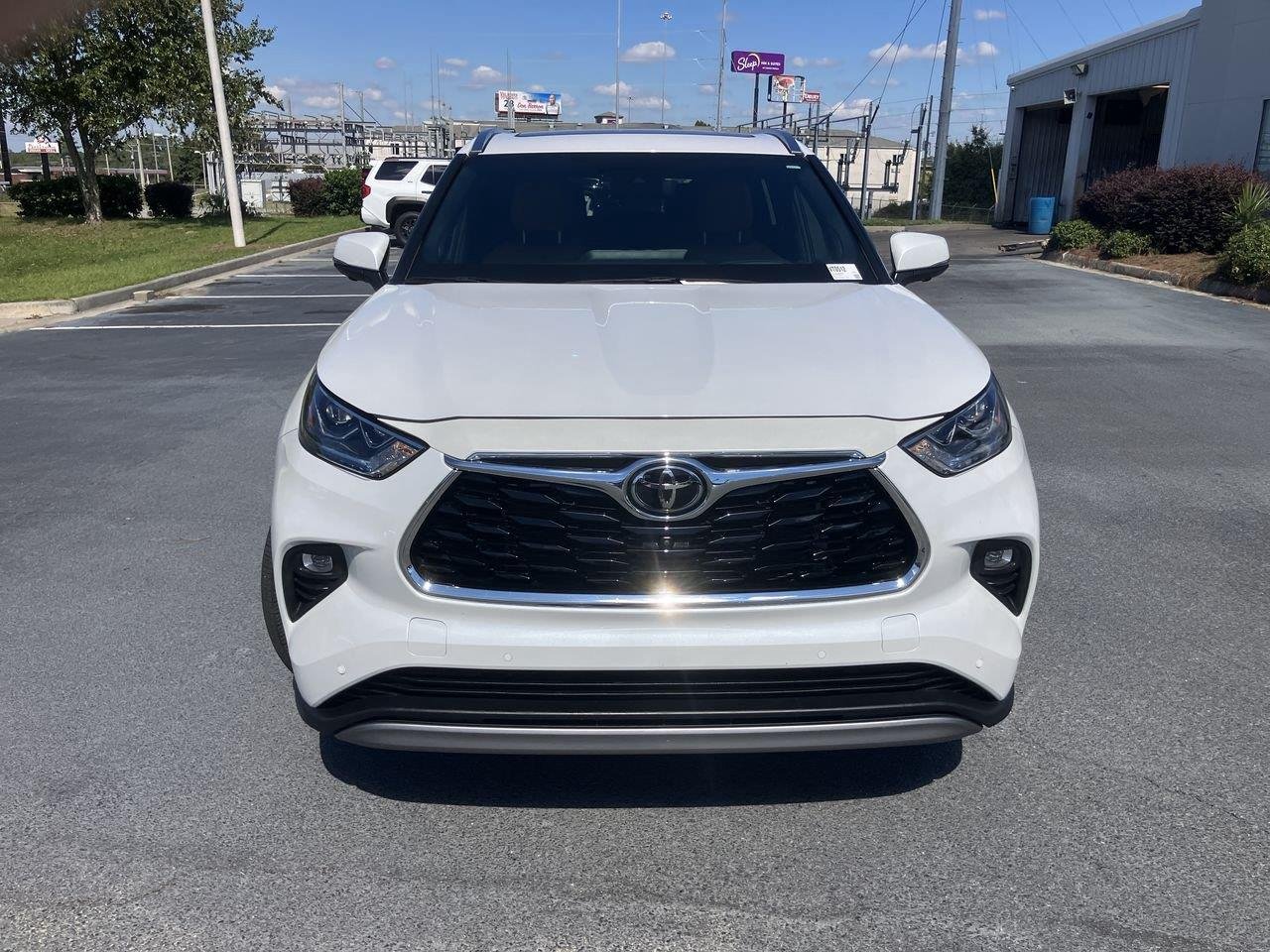 Used 2026 White (Wind Chill Pearl) Toyota Platinum AWD image 8
