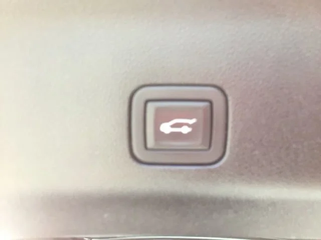 2024 GMC Yukon XL Denali - Photo 25