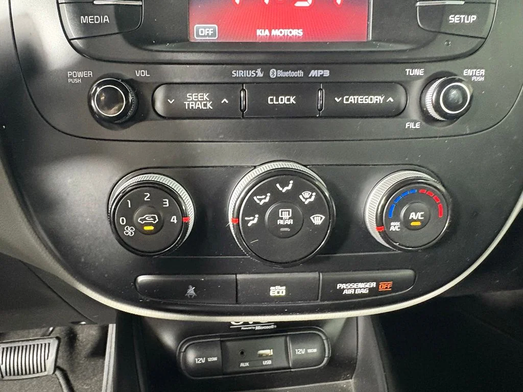 Used 2015 Silver Kia Plus image 24