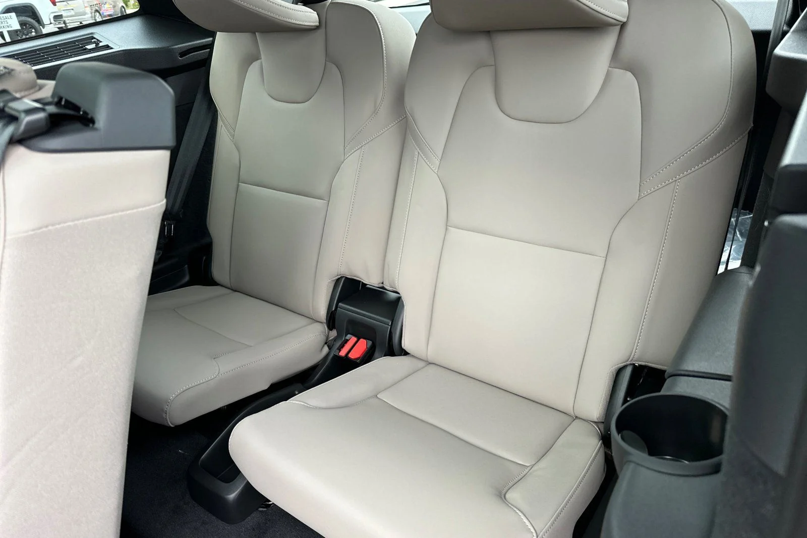 2026 Volvo XC90 Plus - Photo 14