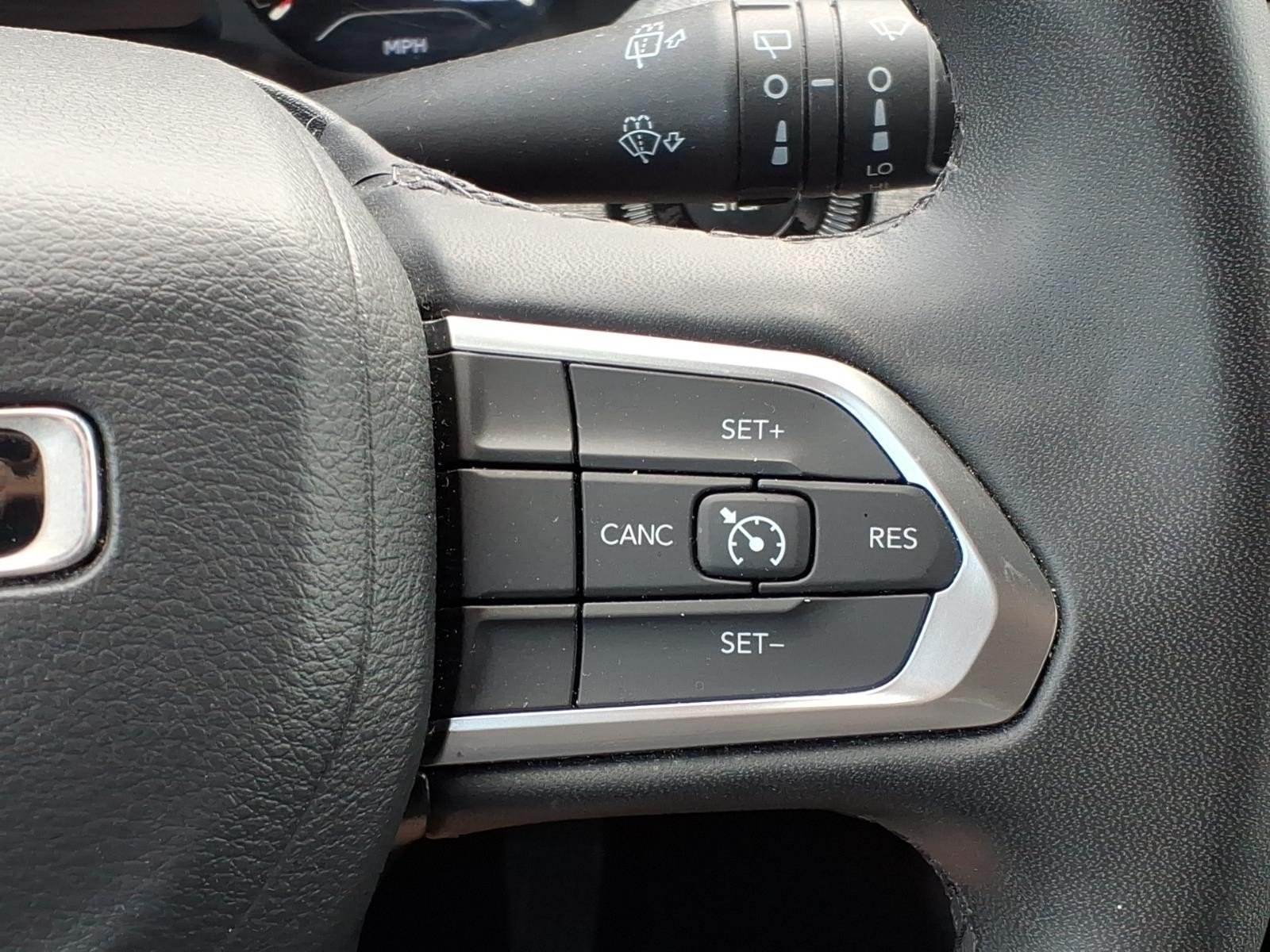 2024 Jeep Compass Latitude Silver at Robbins Nissan