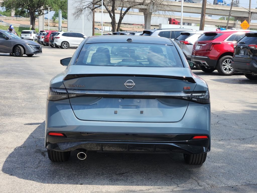 New 2026 Atlantic Gray Metallic / Super Black Two-tone Nissan SR image 6