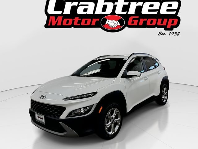 Used 2023 White Hyundai SEL image 1