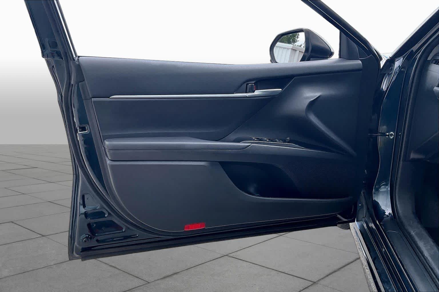 Used 2020 Galactic Aqua Mica Toyota SE image 21