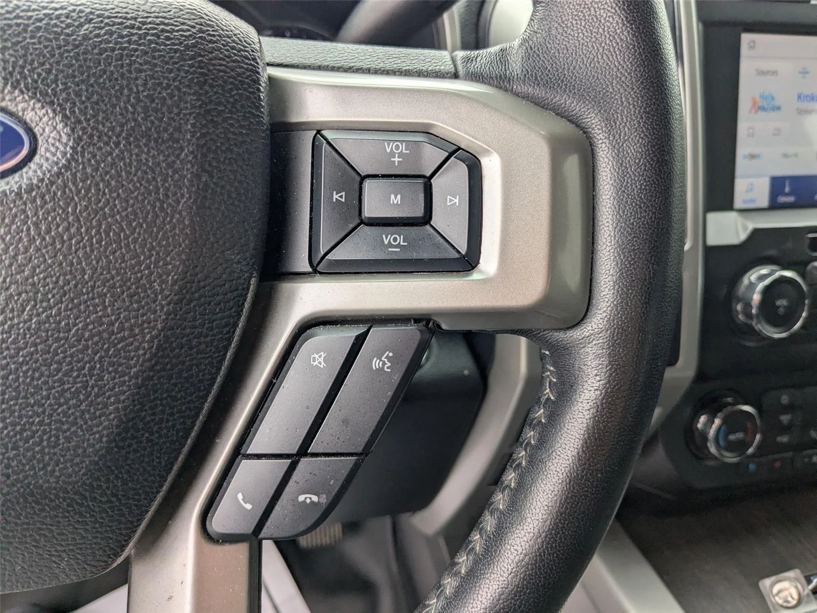 Used 2021 Carbonized Gray Metallic Ford LARIAT image 19
