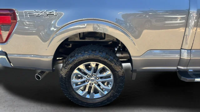 Used 2024 Gray Ford XLT image 37