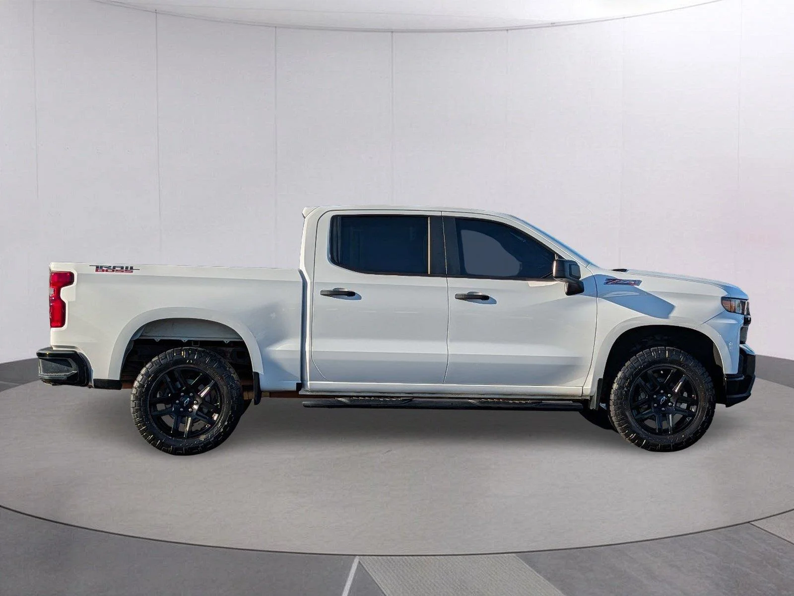 Used 2021 SUMMIT WHITE Chevrolet Custom Trail Boss image 10
