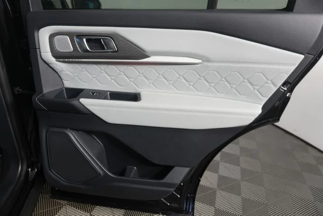 New 2026 Agate Black Metallic Ford Platinum™ image 33