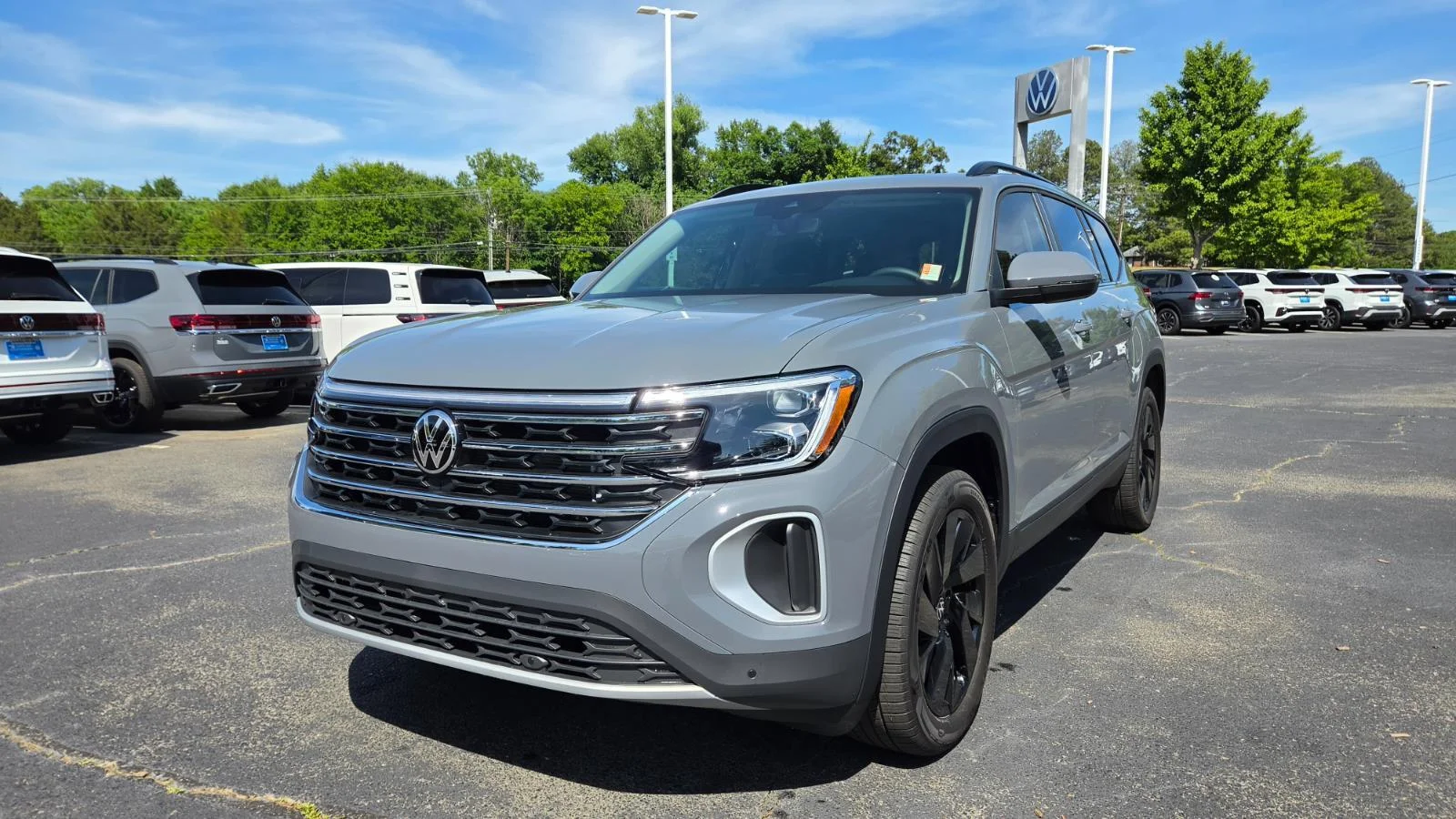 New 2026 Pure Gray Volkswagen 2.0T SE w/Technology image 9