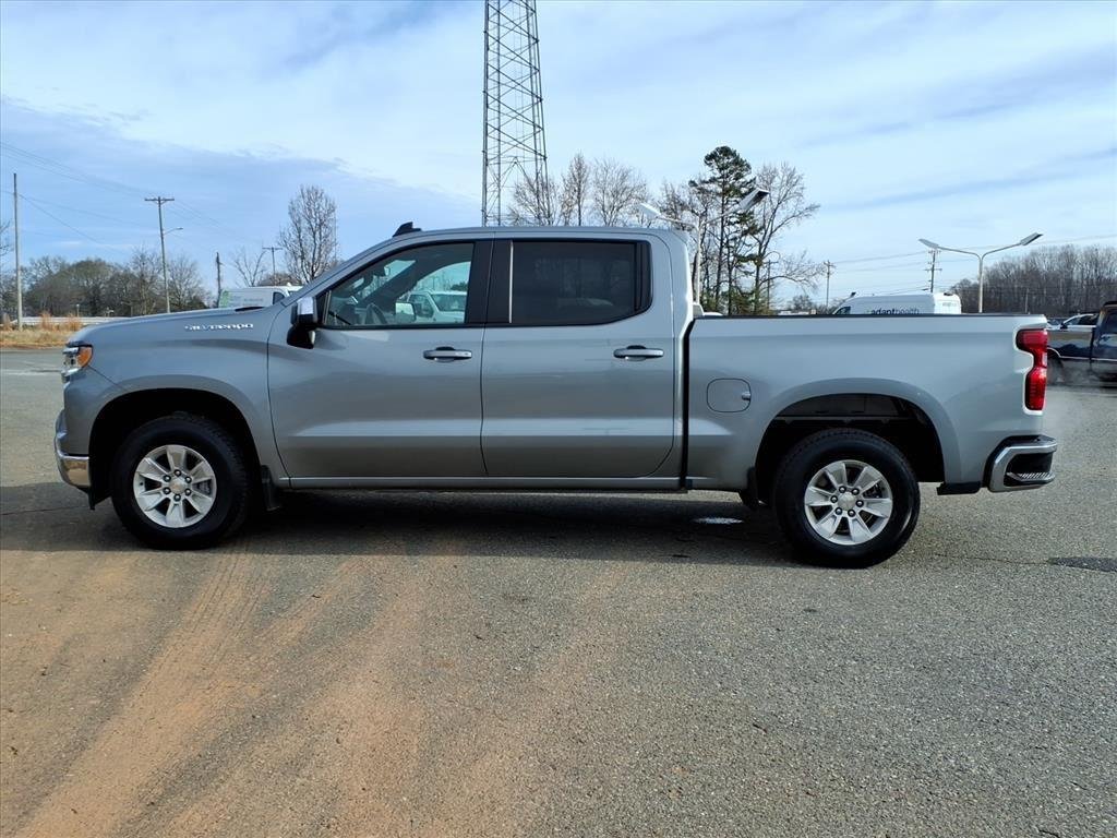 Used 2025 Sterling Gray Metallic Chevrolet LT image 15