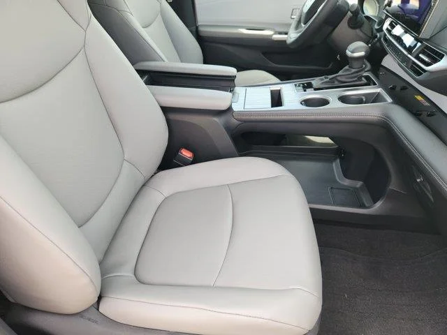 New 2026 White Toyota XLE 8 Passenger Front-Wheel Drive Passenger image 10