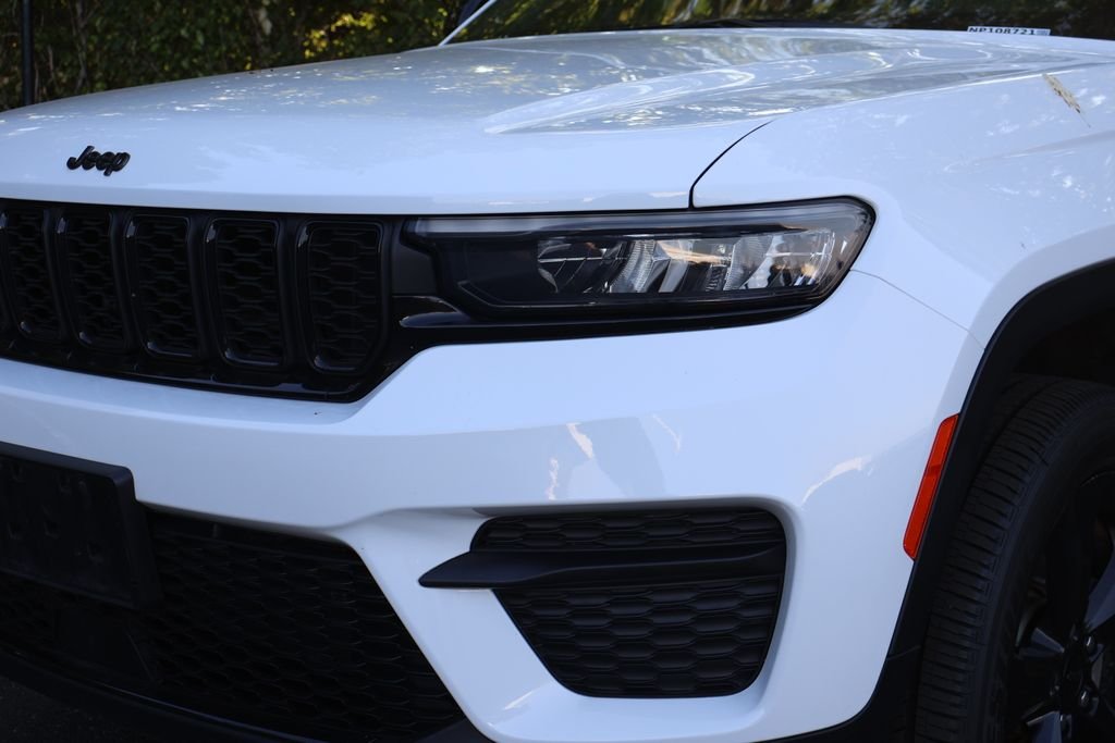2023 Jeep Grand Cherokee Altitude - Photo 3