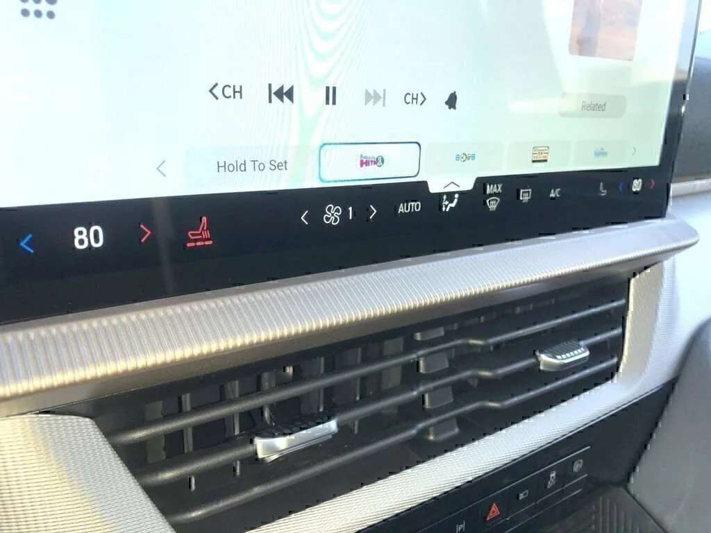 2026 Ford Explorer Active - Photo 17
