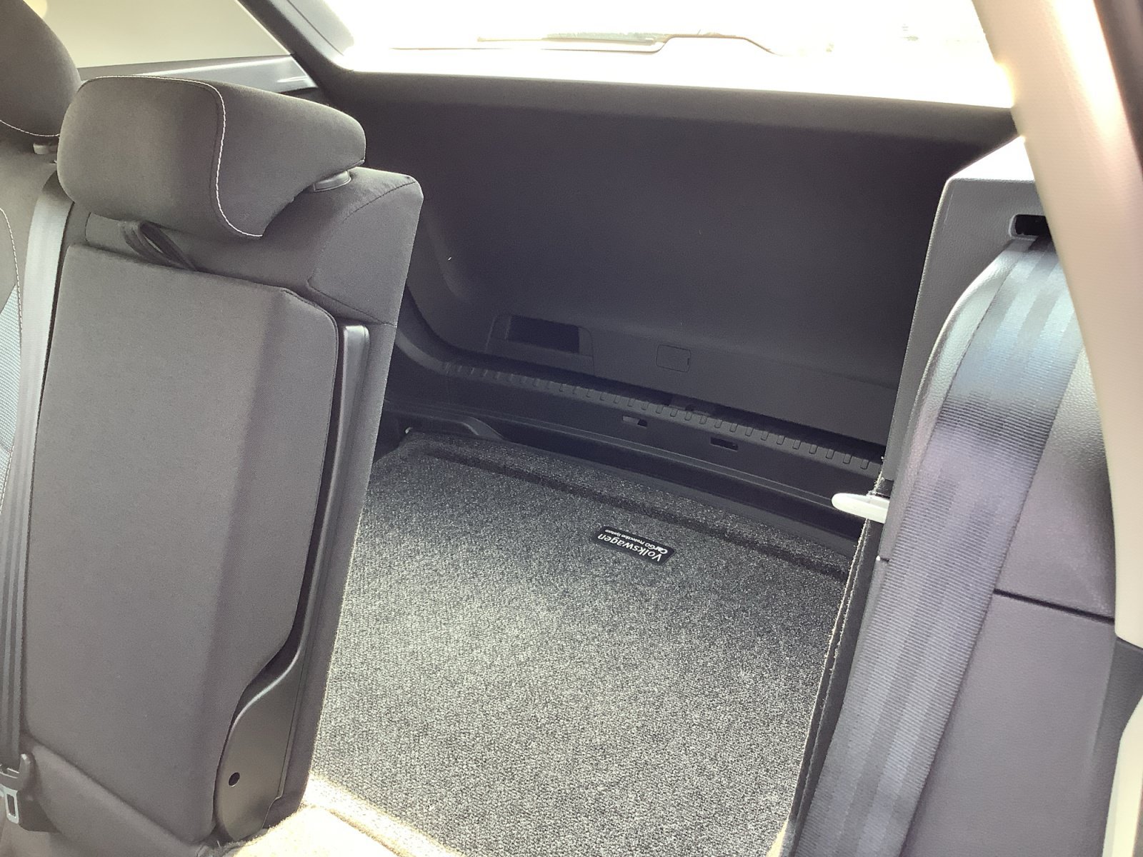 New 2027 Platinum Gray Metallic Volkswagen S image 22