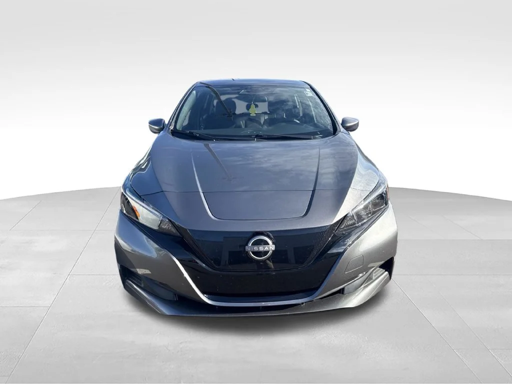 Used 2023 Gray Nissan S image 6