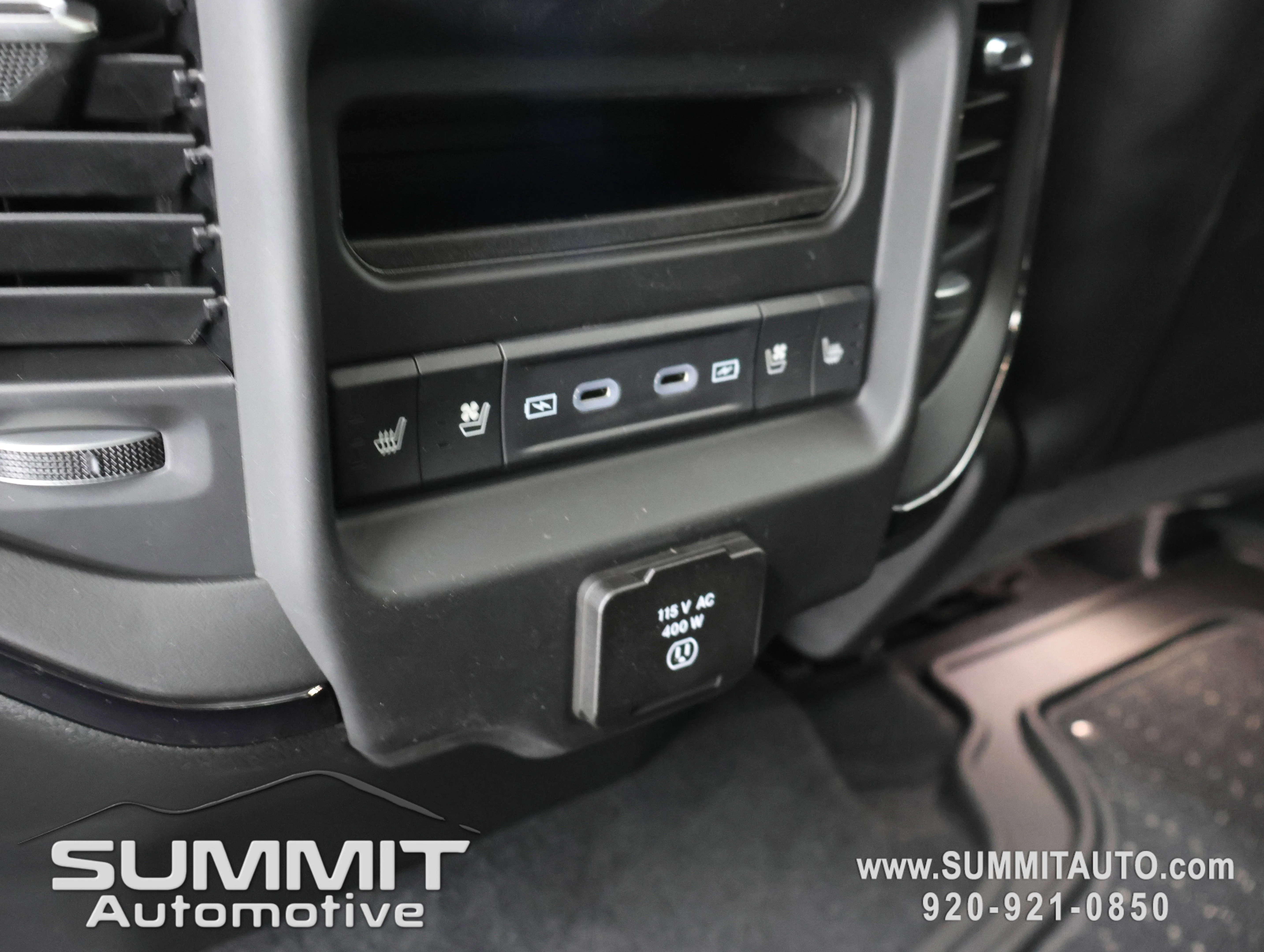 New 2026 Diamond Black Crystal Pearl-Coat Exterior Paint RAM Limited image 10