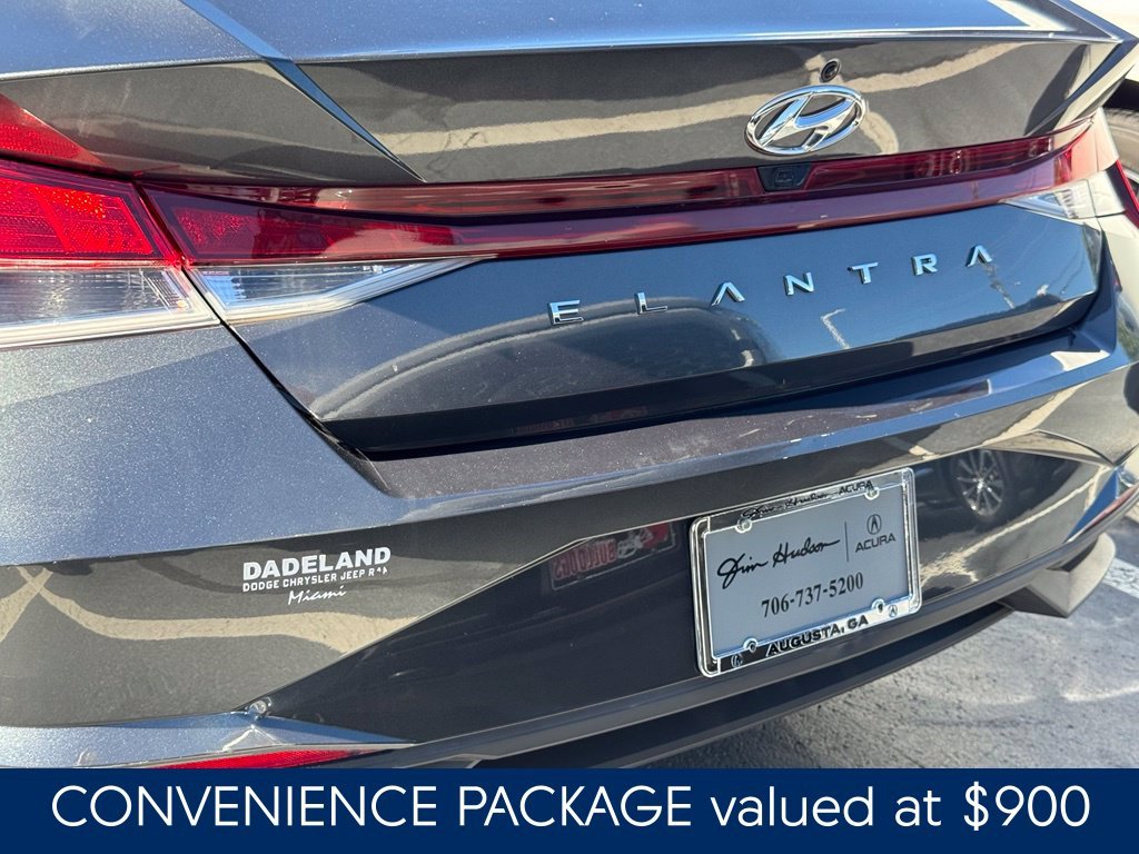 Used 2022 Gray Hyundai SEL image 4