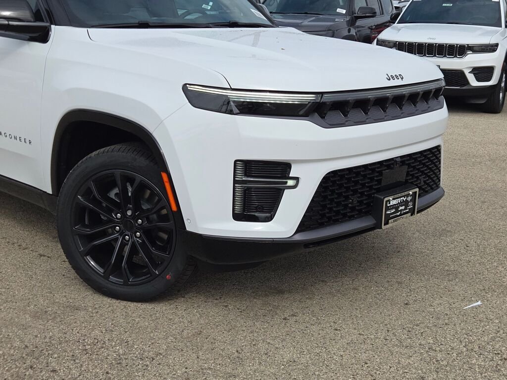 New 2026 Bright White Clear-Coat Exterior Paint Jeep Summit Obsidian image 4
