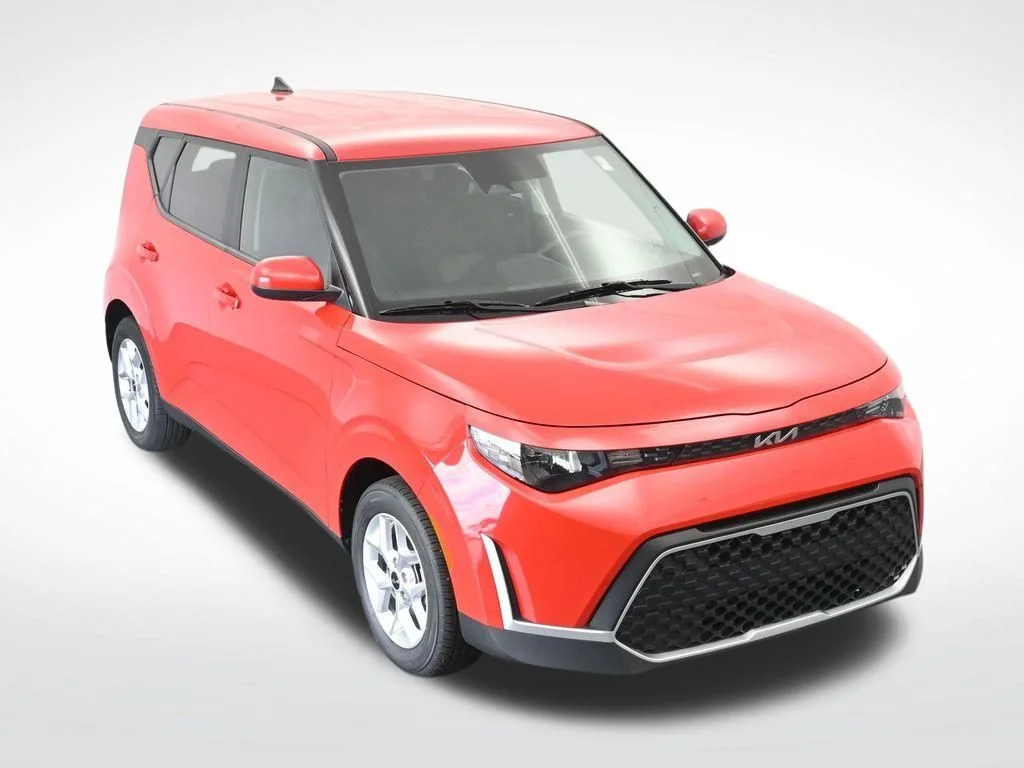 Used 2025 Red Kia LX image 24