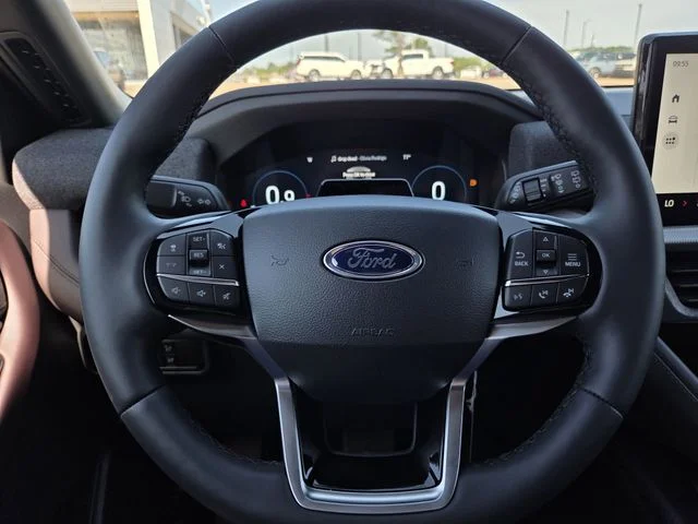 New 2026 Star White Metallic Tri-Coat Ford Platinum™ image 51