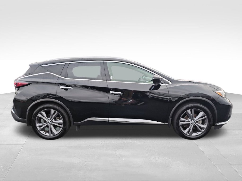 Used 2024 Black Nissan Platinum image 6