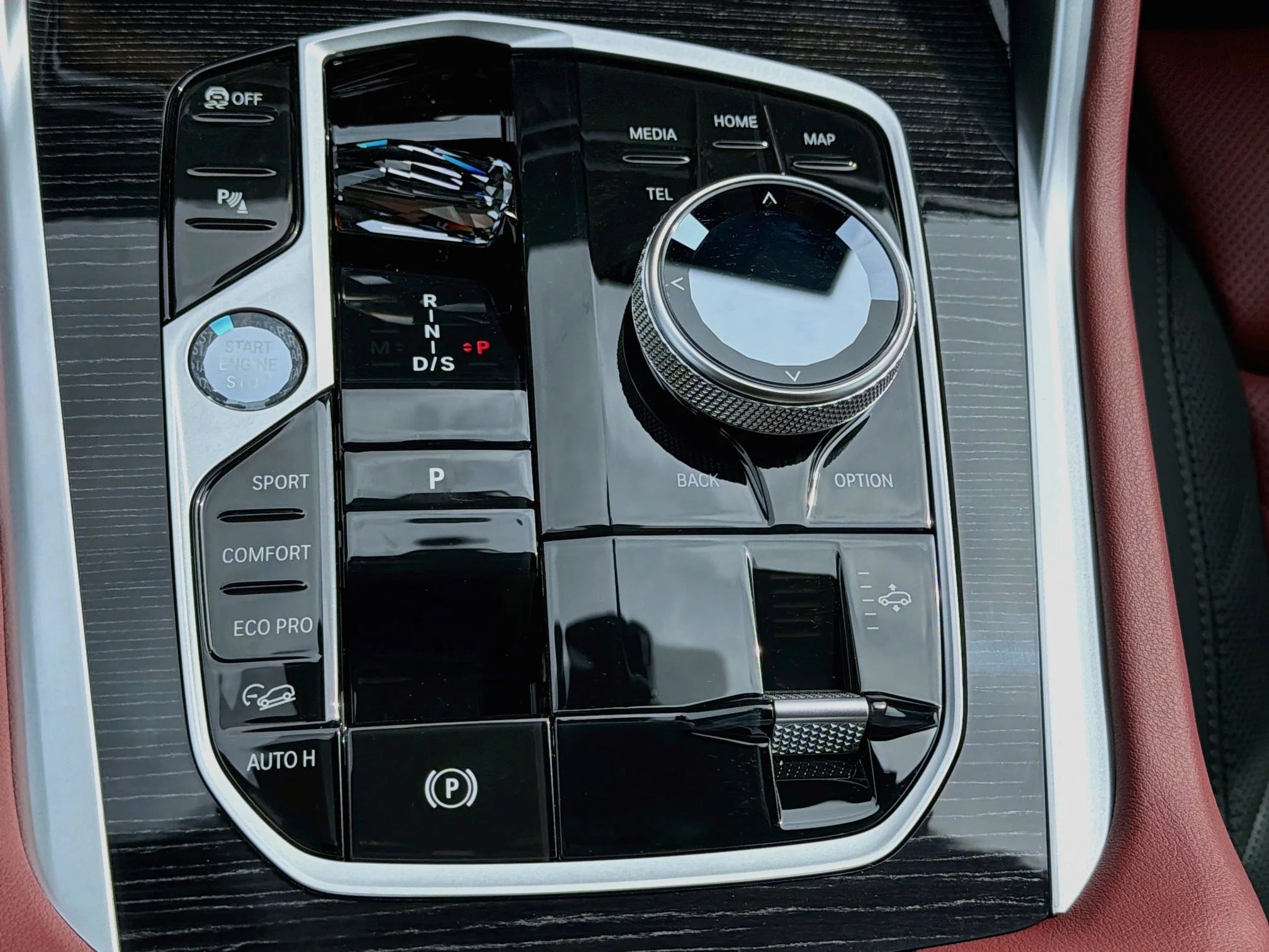 New 2027 Black Sapphire Metallic BMW xDrive40i image 29