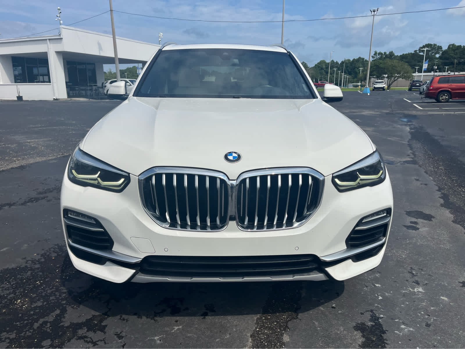 Used 2020 Alpine White BMW sDrive40i image 2