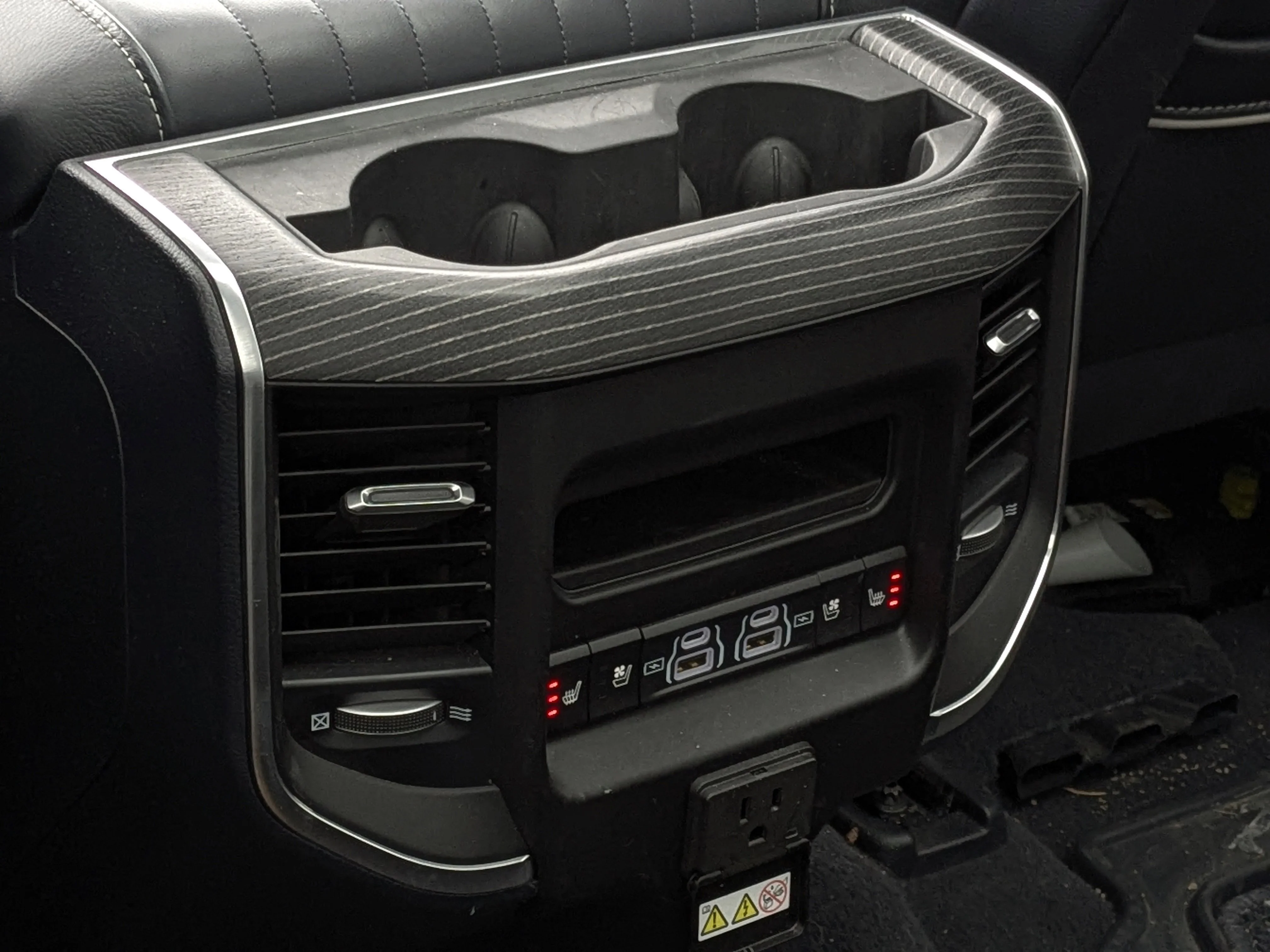 Used 2023 Silver RAM Limited - - Elite Pkg  - Ltd Lvl 1 Grp  - Pano Sunroof  - 22 Wheels  & More image 27