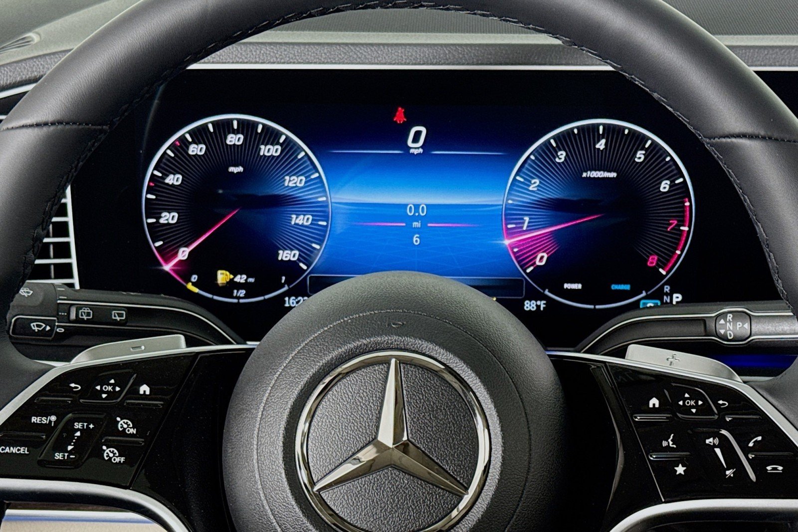 New 2026 Selenite Grey Metallic Mercedes-Benz GLE 350 4MATIC® SUV image 18