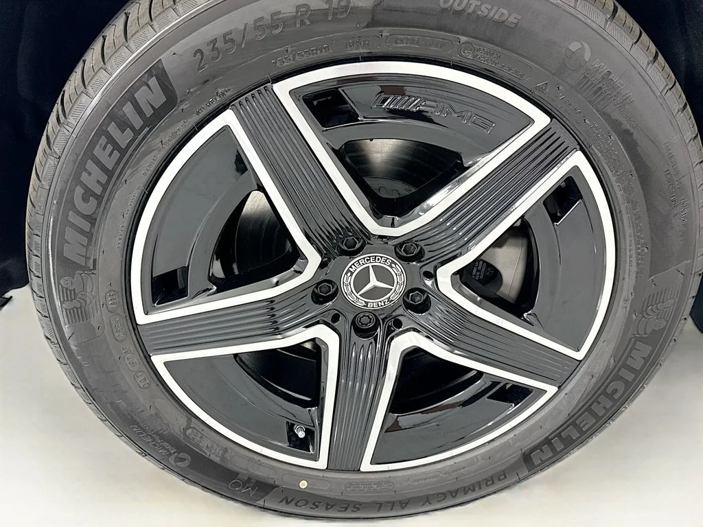 New 2026 White Mercedes-Benz GLC 300 image 32