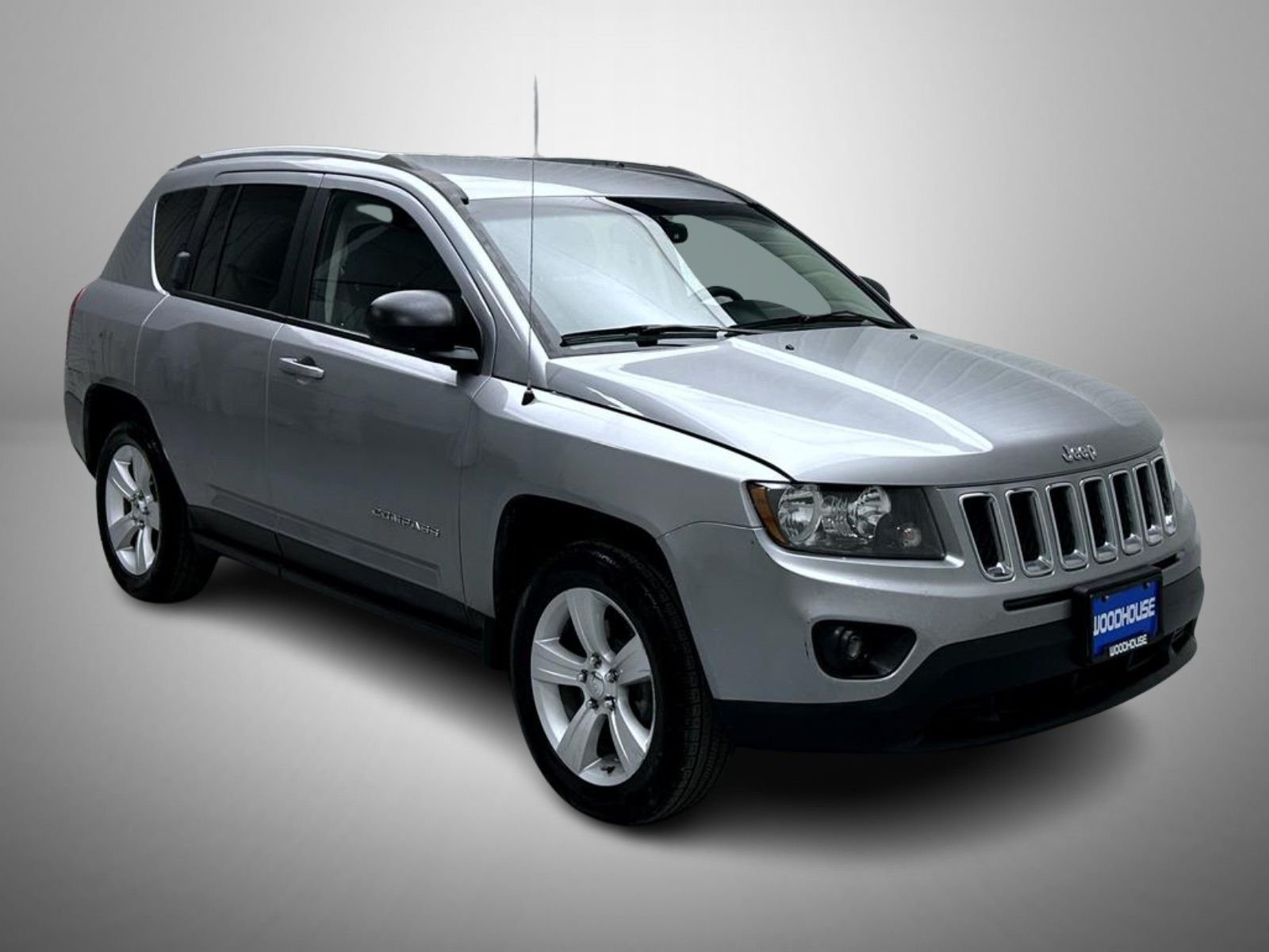 Used 2017 Silver Jeep Sport image 3
