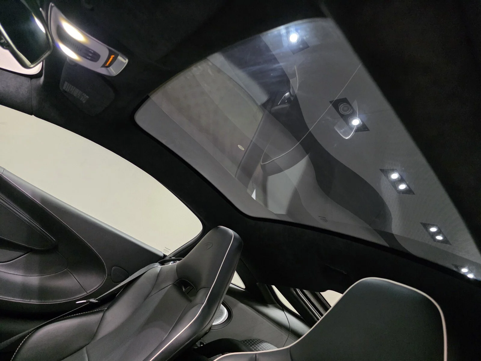 Used 2023 Silica White McLaren  image 9