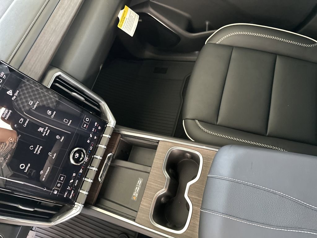 2026 GMC Acadia Denali - Photo 25
