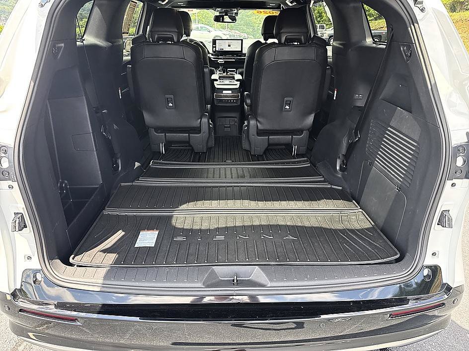Used 2026 Wind Chill Pearl Toyota Platinum image 25