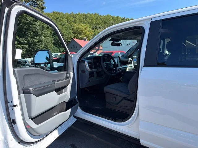 New 2027 Oxford White Ford F-350® XL image 77